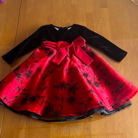 Blueberi Boulevard Other - Beautiful Blueberi Blvd Holiday Dress Black Velvet Top Baby Girl size 18 months